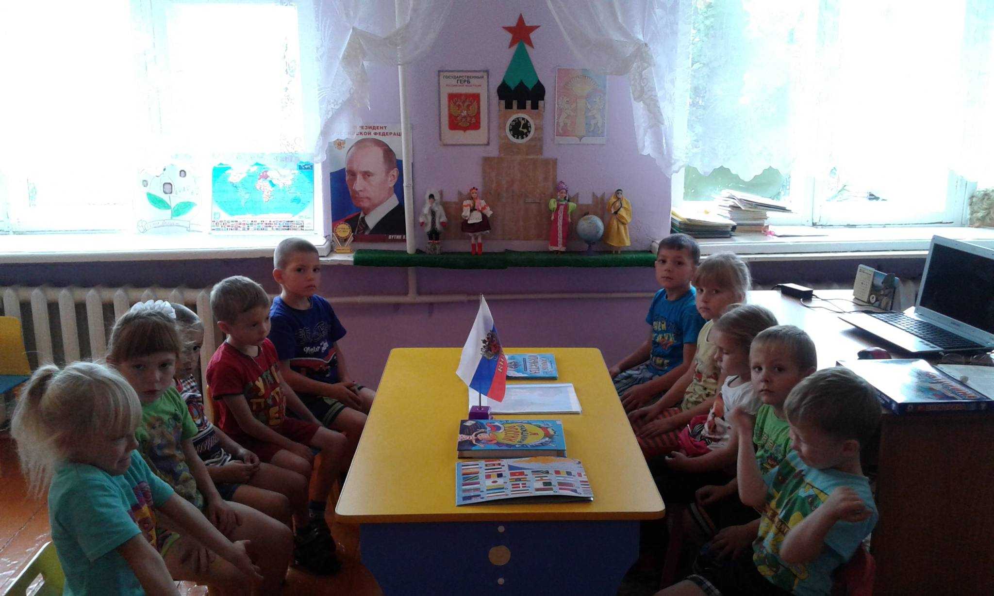 Срочно!!сочинение на тему "моя родина кыргызстан" на русском языке!!дам 20 баллов!!​